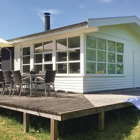 Two-bedroom Holiday In 別荘 *
