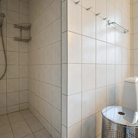 Two-bedroom Holiday In 別荘